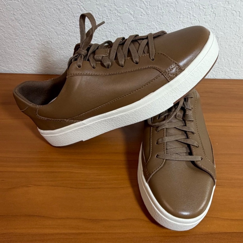 Kizik Athens Brown Leather HandsFree Sneakers Mens 8.5 Womens 10 Low Top Wide